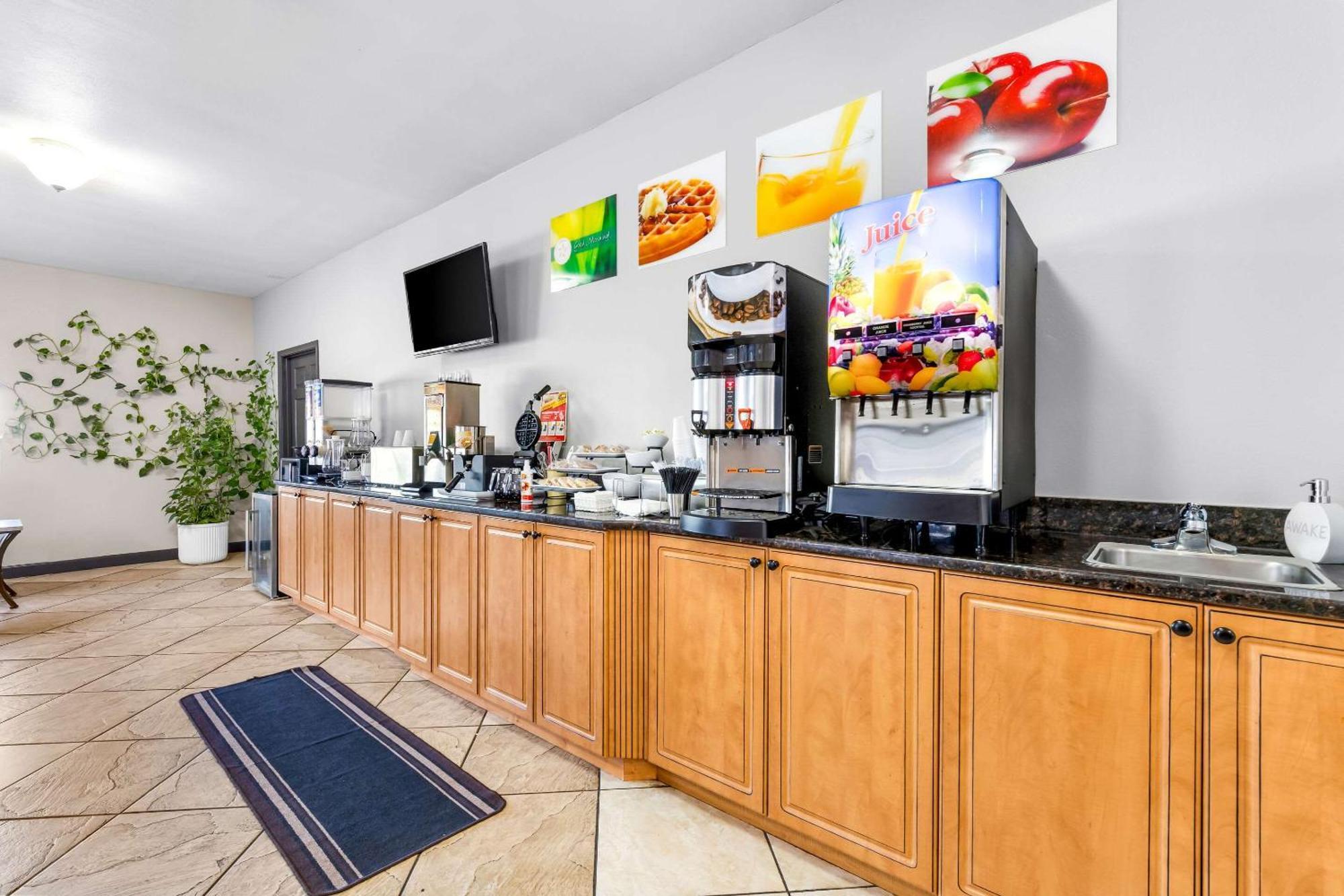 Quality Inn Lawrenceburg Bagian luar foto