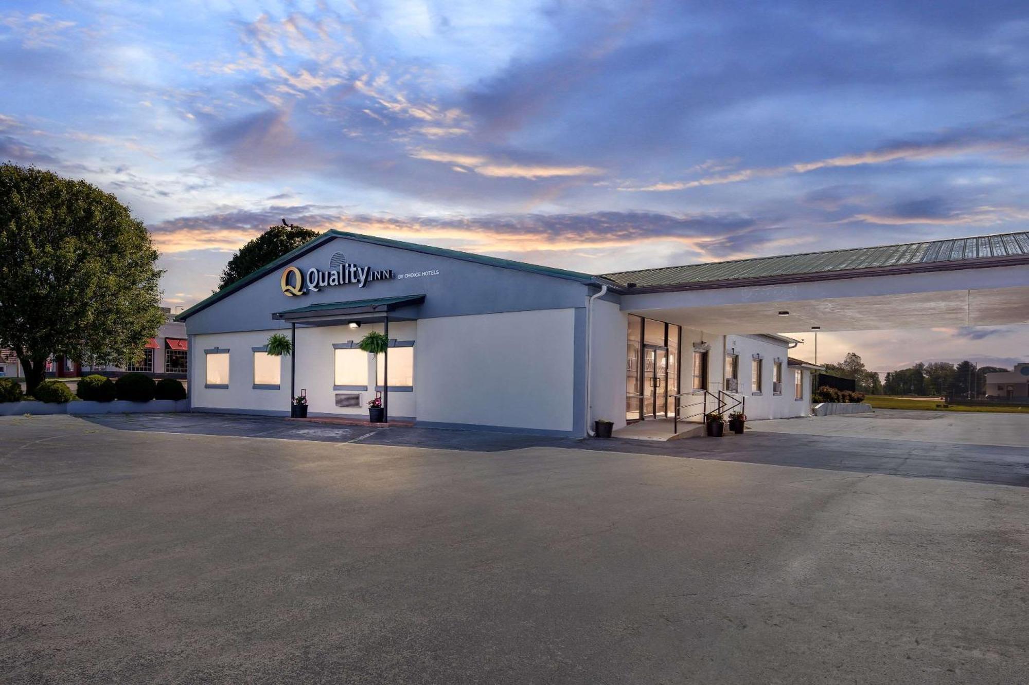 Quality Inn Lawrenceburg Bagian luar foto