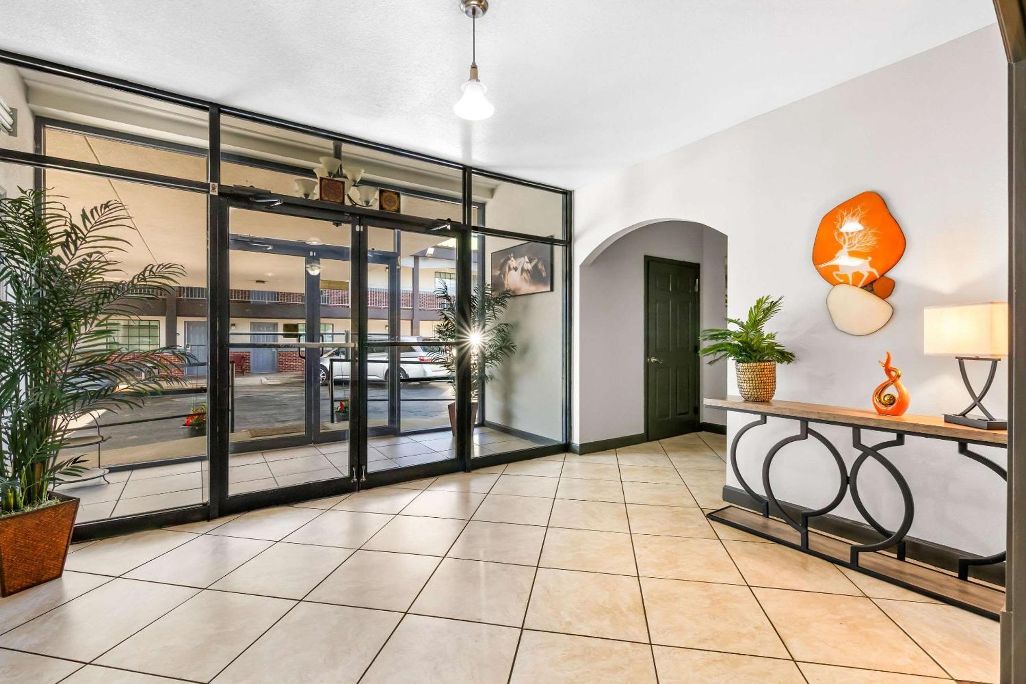 Quality Inn Lawrenceburg Bagian luar foto
