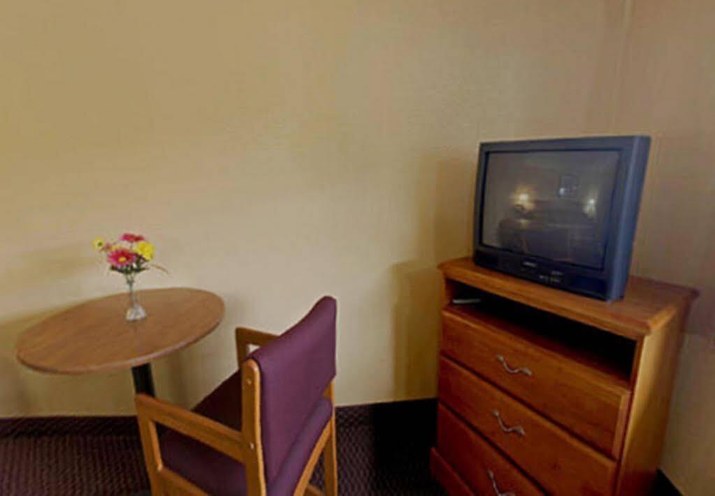 Quality Inn Lawrenceburg Bagian luar foto